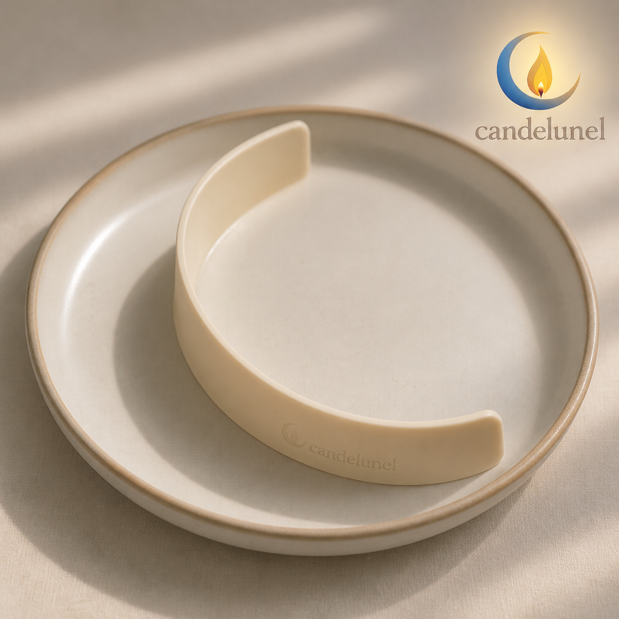 Candelunel™ Warmtide Crescent Plate Divider